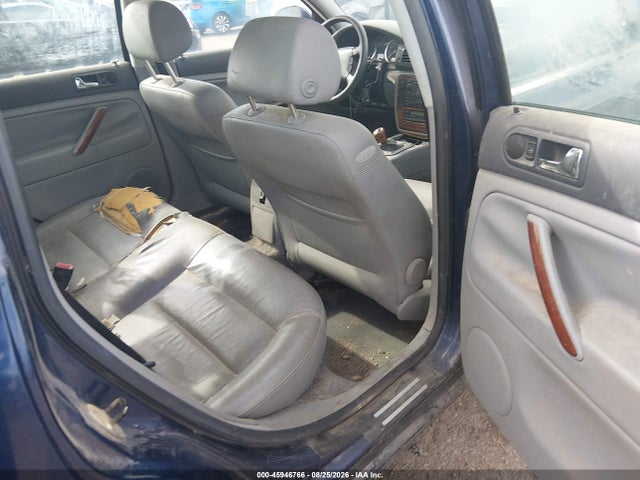 45946766 :رقم المزاد ، WVWRH63BX4P157063 vin ، 2004 Volkswagen Passat Glx مزاد بيع
