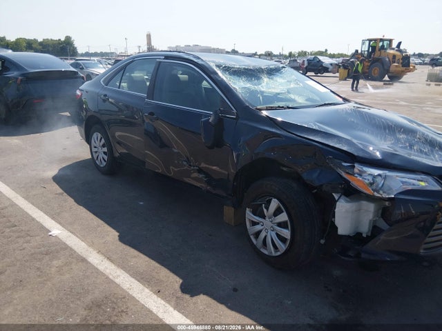2017 Toyota Camry Le მანქანა იყიდება აუქციონზე, vin: 4T1BF1FKXHU385928, აუქციონის ნომერი: 45946880