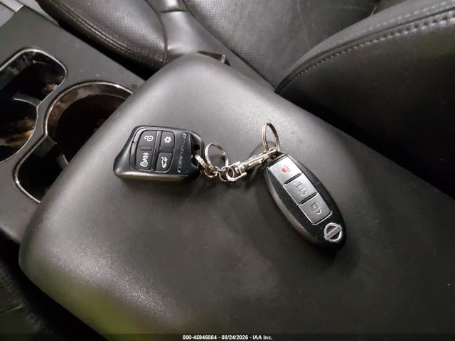 Продаж на аукціоні авто 2012 Nissan Pathfinder Silver, vin: 5N1AR1NB8CC627795, номер лоту: 45946884