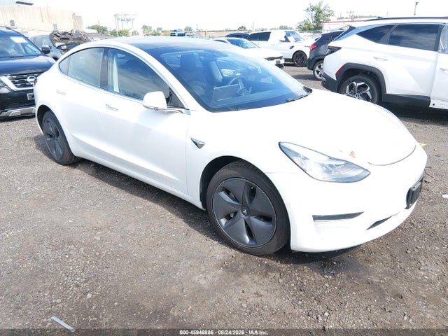 2019 5YJ3E1EB5KF511884 main image