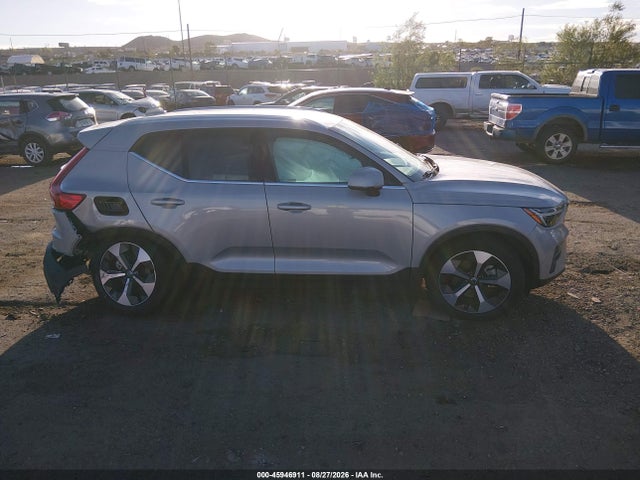 Volvo Xc40 B5 Plus Bright Theme 2024 YV4L12UE1R2373073 Image 13