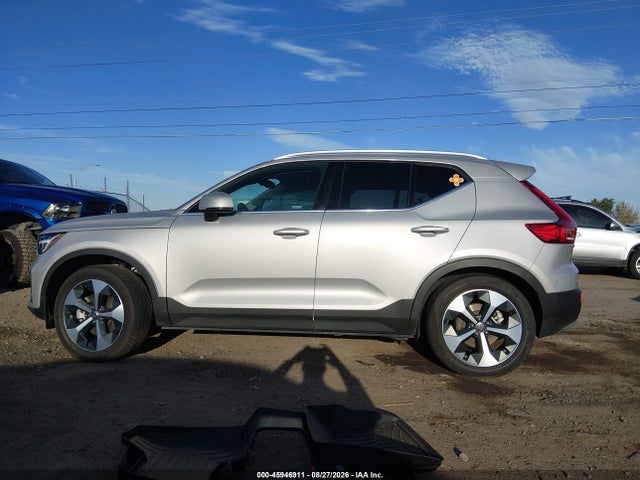Volvo Xc40 B5 Plus Bright Theme 2024 YV4L12UE1R2373073 Image 14