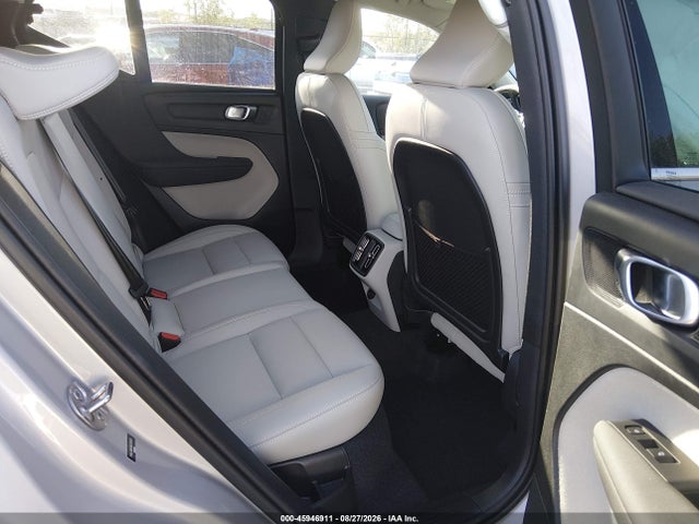 Volvo Xc40 B5 Plus Bright Theme 2024 YV4L12UE1R2373073 Image 8