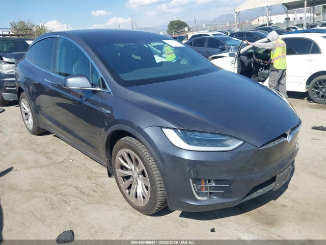 2018 5YJXCAE25JF104654 main image