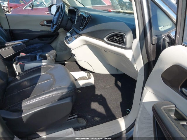2C4RC1BG0HR810664 Chrysler Pacifica Touring-l