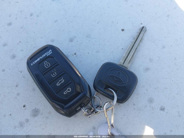 VNKKTUD31FA042716 Toyota YARIS L