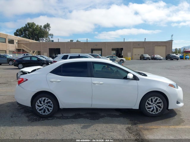 Toyota COROLLA LE 2018 2T1BURHEXJC084241 Image 13