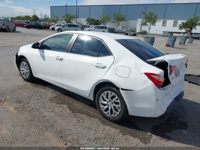 Toyota COROLLA LE 2018 2T1BURHEXJC084241 Image 3