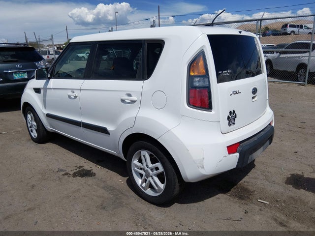Auction sale of the 2011 Kia Soul +, vin: KNDJT2A25B7711338, lot number: 45947021