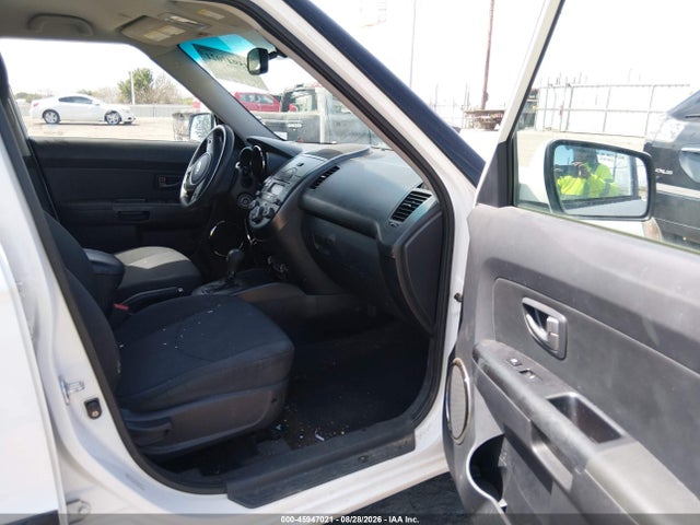 Auction sale of the 2011 Kia Soul +, vin: KNDJT2A25B7711338, lot number: 45947021