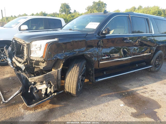 2015 Gmc Yukon Xl 1500 Denali მანქანა იყიდება აუქციონზე, vin: 1GKS1JKJ8FR713710, აუქციონის ნომერი: 45947026