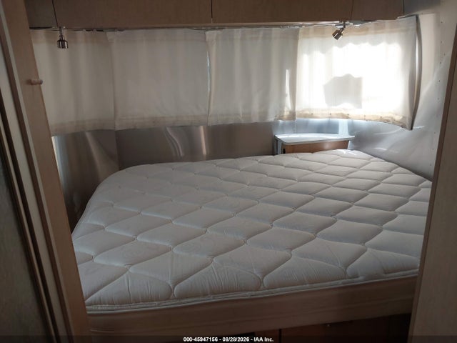Airstream Other 2016 1STJ9YJ27GJ534837 Image 14