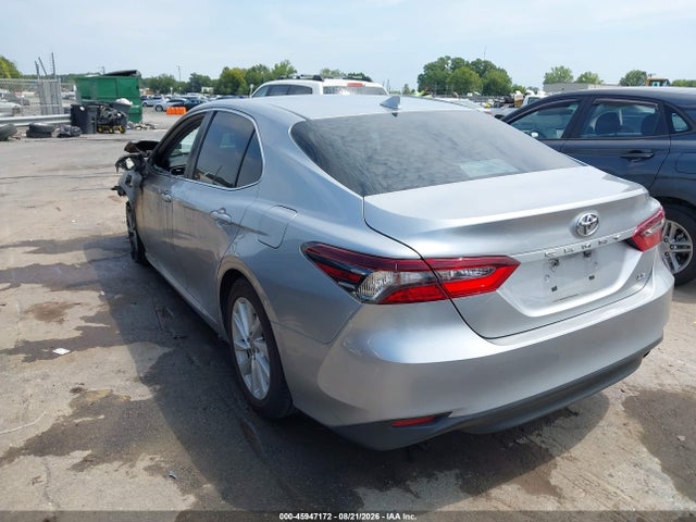 Продаж на аукціоні авто 2022 Toyota Camry Le, vin: 4T1R11AK3NU622145, номер лоту: 45947172