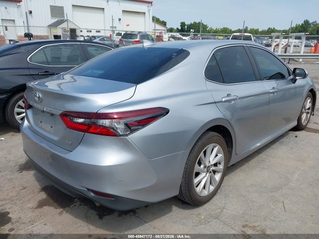 Продаж на аукціоні авто 2022 Toyota Camry Le, vin: 4T1R11AK3NU622145, номер лоту: 45947172
