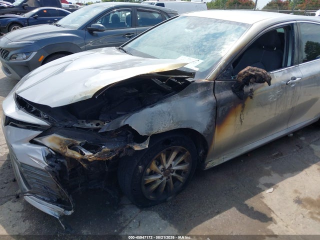 Продаж на аукціоні авто 2022 Toyota Camry Le, vin: 4T1R11AK3NU622145, номер лоту: 45947172