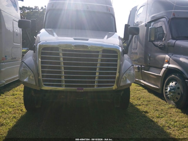 2013 Freightliner Cascadia 125 მანქანა იყიდება აუქციონზე, vin: 1FUJGLDR4DSBV3397, აუქციონის ნომერი: 45947304