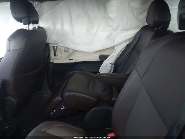 Продаж на аукціоні авто 2023 Toyota Sienna Platinum, vin: 5TDESKFC9PS102692, номер лоту: 45947322
