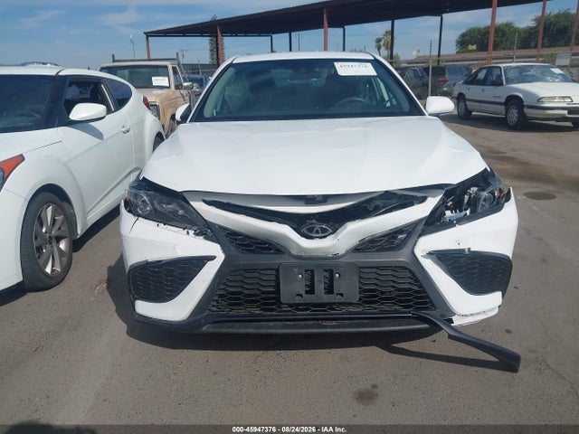 2024 Toyota Camry Se მანქანა იყიდება აუქციონზე, vin: 4T1G11AK7RU891858, აუქციონის ნომერი: 45947376