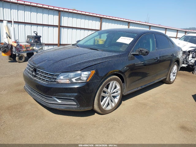 1VWLA7A37KC004718 Volkswagen Passat 2.0t Wolfsburg Edition