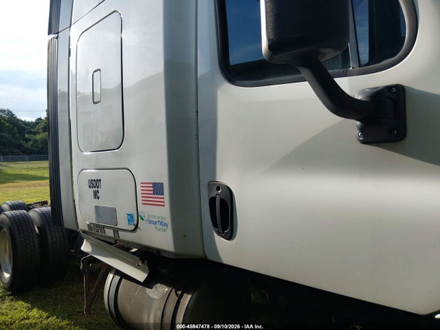 2015 Freightliner Cascadia 125 მანქანა იყიდება აუქციონზე, vin: 1FUJGLDV5FLGF1016, აუქციონის ნომერი: 45947478