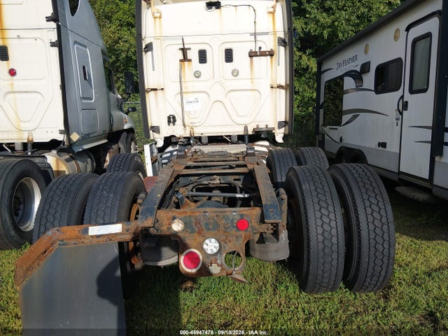 2015 Freightliner Cascadia 125 მანქანა იყიდება აუქციონზე, vin: 1FUJGLDV5FLGF1016, აუქციონის ნომერი: 45947478