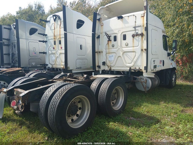 2015 Freightliner Cascadia 125 მანქანა იყიდება აუქციონზე, vin: 1FUJGLDV5FLGF1016, აუქციონის ნომერი: 45947478