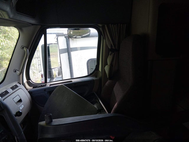 2015 Freightliner Cascadia 125 მანქანა იყიდება აუქციონზე, vin: 1FUJGLDV5FLGF1016, აუქციონის ნომერი: 45947478