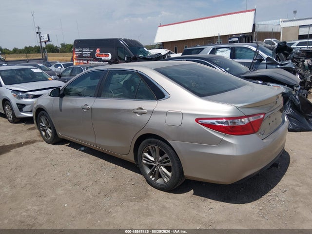 45947485 :رقم المزاد ، 4T1BF1FK1HU651806 vin ، 2017 Toyota Camry Se مزاد بيع