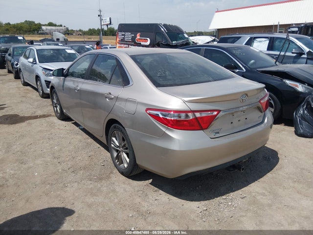 45947485 :رقم المزاد ، 4T1BF1FK1HU651806 vin ، 2017 Toyota Camry Se مزاد بيع