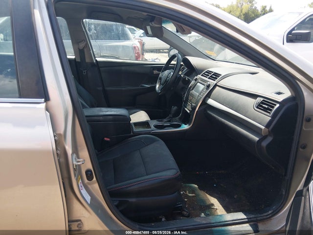 45947485 :رقم المزاد ، 4T1BF1FK1HU651806 vin ، 2017 Toyota Camry Se مزاد بيع