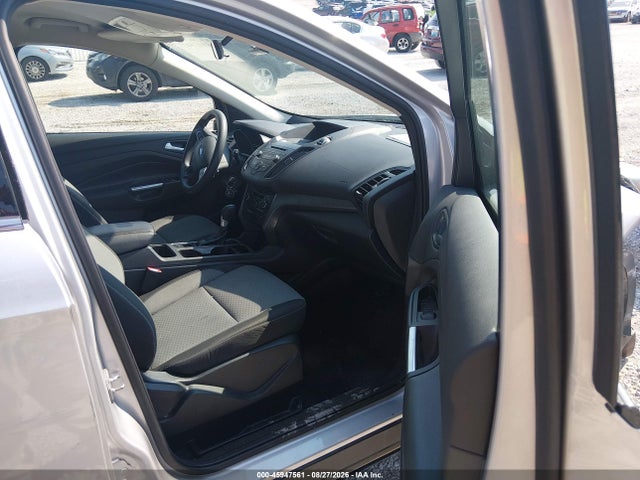 Продаж на аукціоні авто 2017 Ford Escape Se, vin: 1FMCU0GD1HUB87467, номер лоту: 45947561