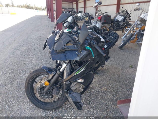 Kawasaki Ex650 F 2017 JKAEXEK17HDA05430 Image 2