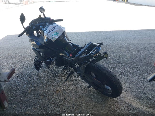 Kawasaki Ex650 F 2017 JKAEXEK17HDA05430 Image 3