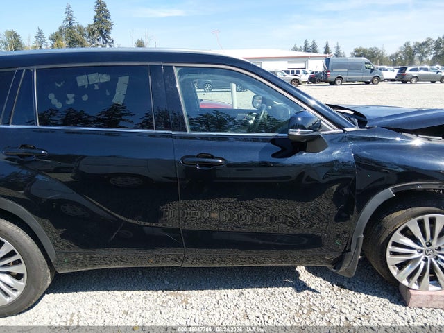 Toyota Highlander Platinum 2023 5TDKDRBH7PS518604 Image 14