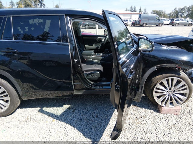 Toyota Highlander Platinum 2023 5TDKDRBH7PS518604 Image 5