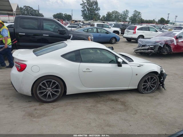 Toyota 86 2017 JF1ZNAA11H8704927 Image 13
