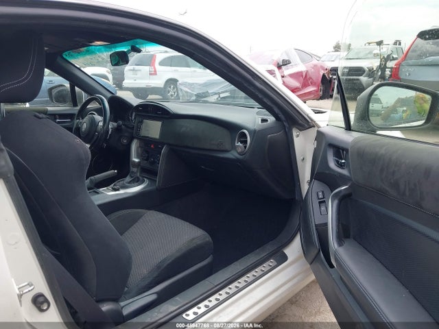 Toyota 86 2017 JF1ZNAA11H8704927 Image 5