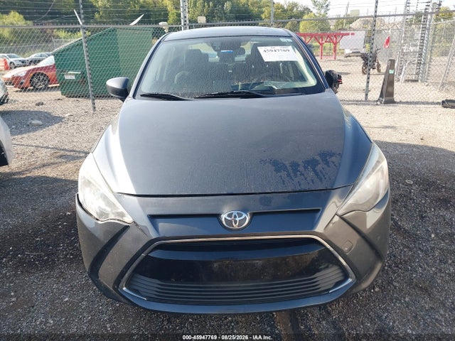 45947769 :رقم المزاد ، 3MYDLBYV6HY185288 vin ، 2017 Toyota Yaris Ia مزاد بيع