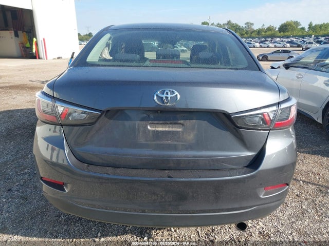 45947769 :رقم المزاد ، 3MYDLBYV6HY185288 vin ، 2017 Toyota Yaris Ia مزاد بيع