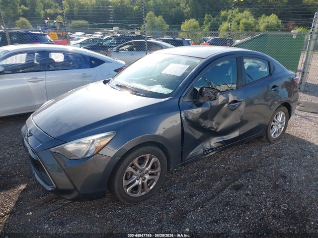 45947769 :رقم المزاد ، 3MYDLBYV6HY185288 vin ، 2017 Toyota Yaris Ia مزاد بيع