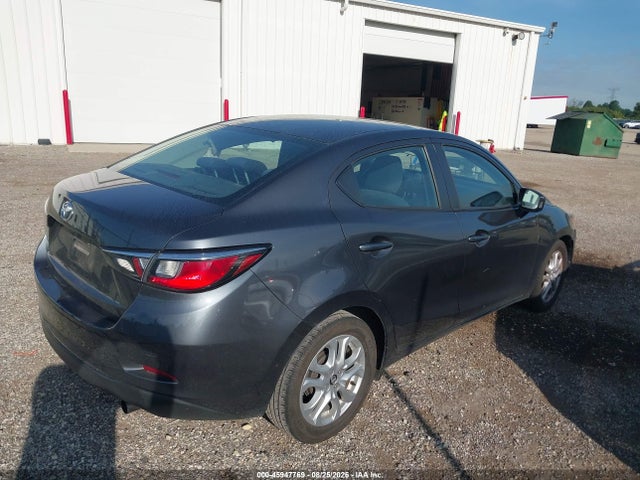 45947769 :رقم المزاد ، 3MYDLBYV6HY185288 vin ، 2017 Toyota Yaris Ia مزاد بيع