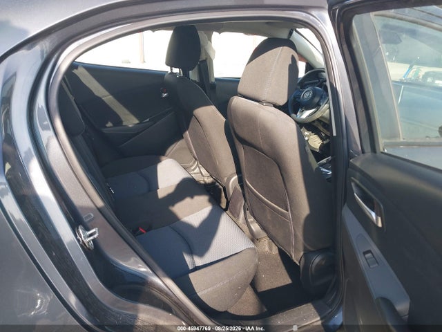 45947769 :رقم المزاد ، 3MYDLBYV6HY185288 vin ، 2017 Toyota Yaris Ia مزاد بيع