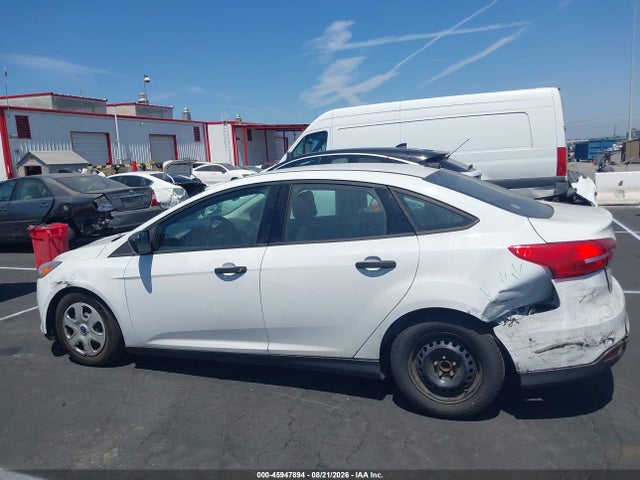 1FADP3E21FL368399 Ford FOCUS S