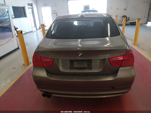 Продажа на аукционе авто 2011 Bmw 328i, vin: WBAPH7C56BE130732, номер лота: 45947966