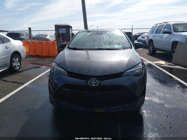 45947973 :رقم المزاد ، 5YFBURHE8HP729561 vin ، 2017 Toyota Corolla Le مزاد بيع