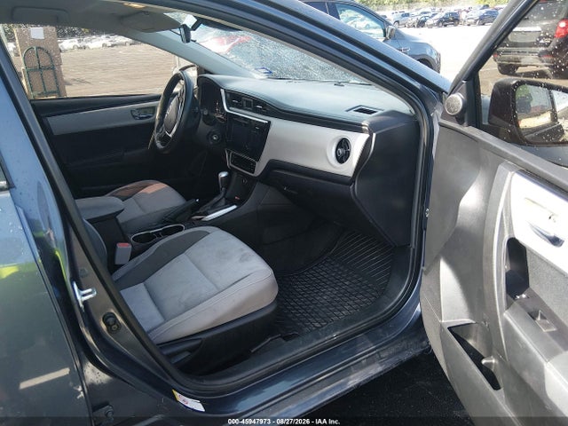 45947973 :رقم المزاد ، 5YFBURHE8HP729561 vin ، 2017 Toyota Corolla Le مزاد بيع