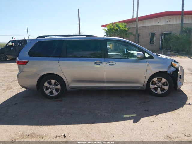 Toyota Sienna Le 8 Passenger 2017 5TDKZ3DC3HS816715 Image 13