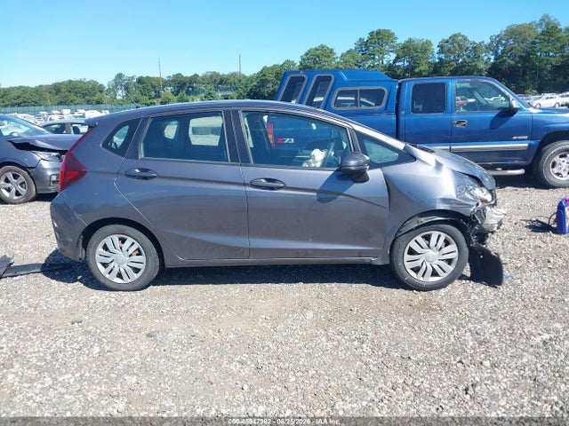 2016 Honda Fit Lx მანქანა იყიდება აუქციონზე, vin: 3HGGK5H58GM704610, აუქციონის ნომერი: 45947982