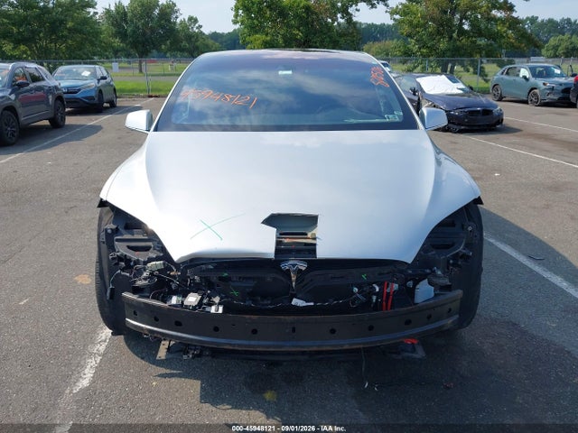2016 Tesla Model X 60d/70d/75d/90d/p100d მანქანა იყიდება აუქციონზე, vin: 5YJXCBE26GF007896, აუქციონის ნომერი: 45948121