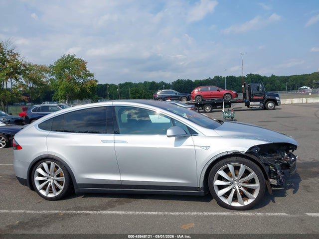 2016 Tesla Model X 60d/70d/75d/90d/p100d მანქანა იყიდება აუქციონზე, vin: 5YJXCBE26GF007896, აუქციონის ნომერი: 45948121